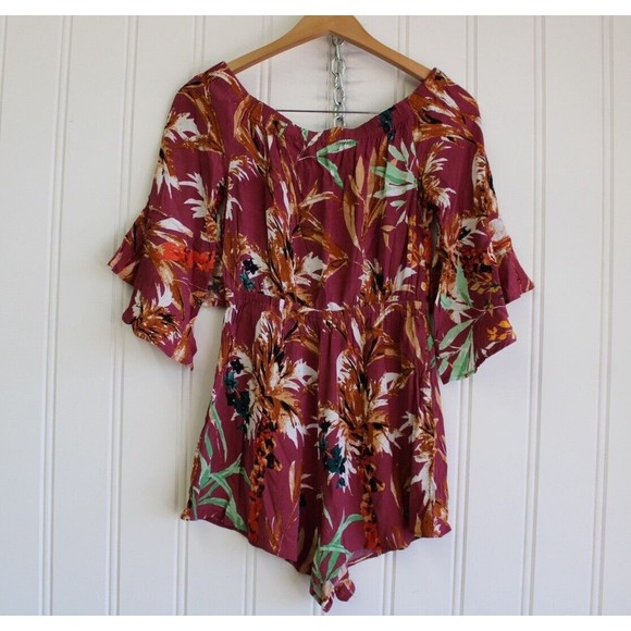 Express Romper Women Small Red Floral Off Shoulder‎ Pleated Flared Sleeve Preppy - Picture 4 of 4